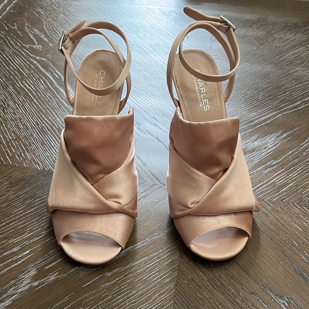 Charles by Charles David satin fabric heel Size 8